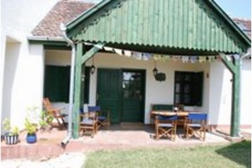 Madžarska Chata Villány, Eksterier